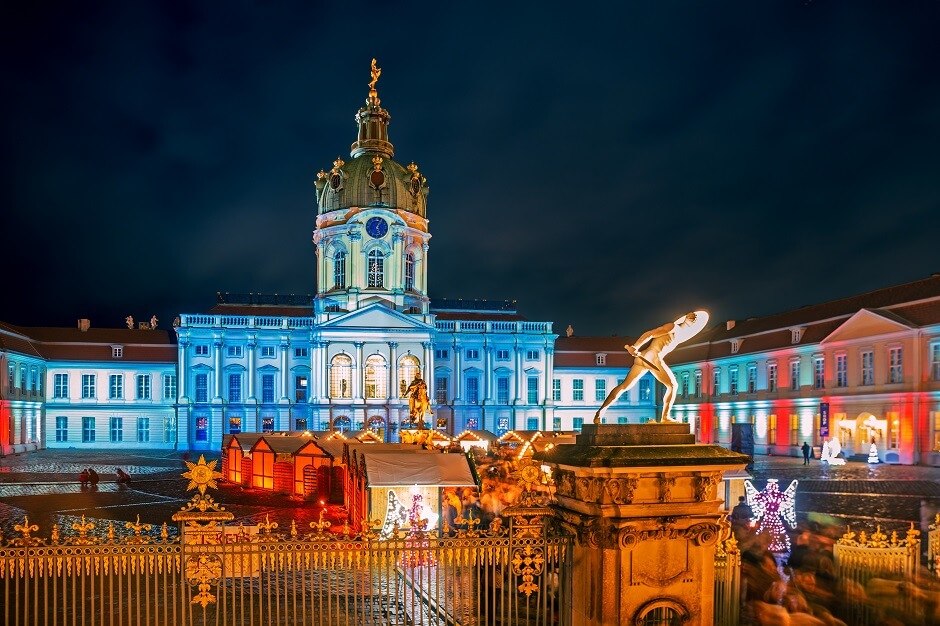 Virtual Tour of The Christmas Market at Charlottenburg Palace, Berlin, Germany